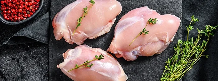 Fresh poultry meat: meat from the thigh without skin from broilers